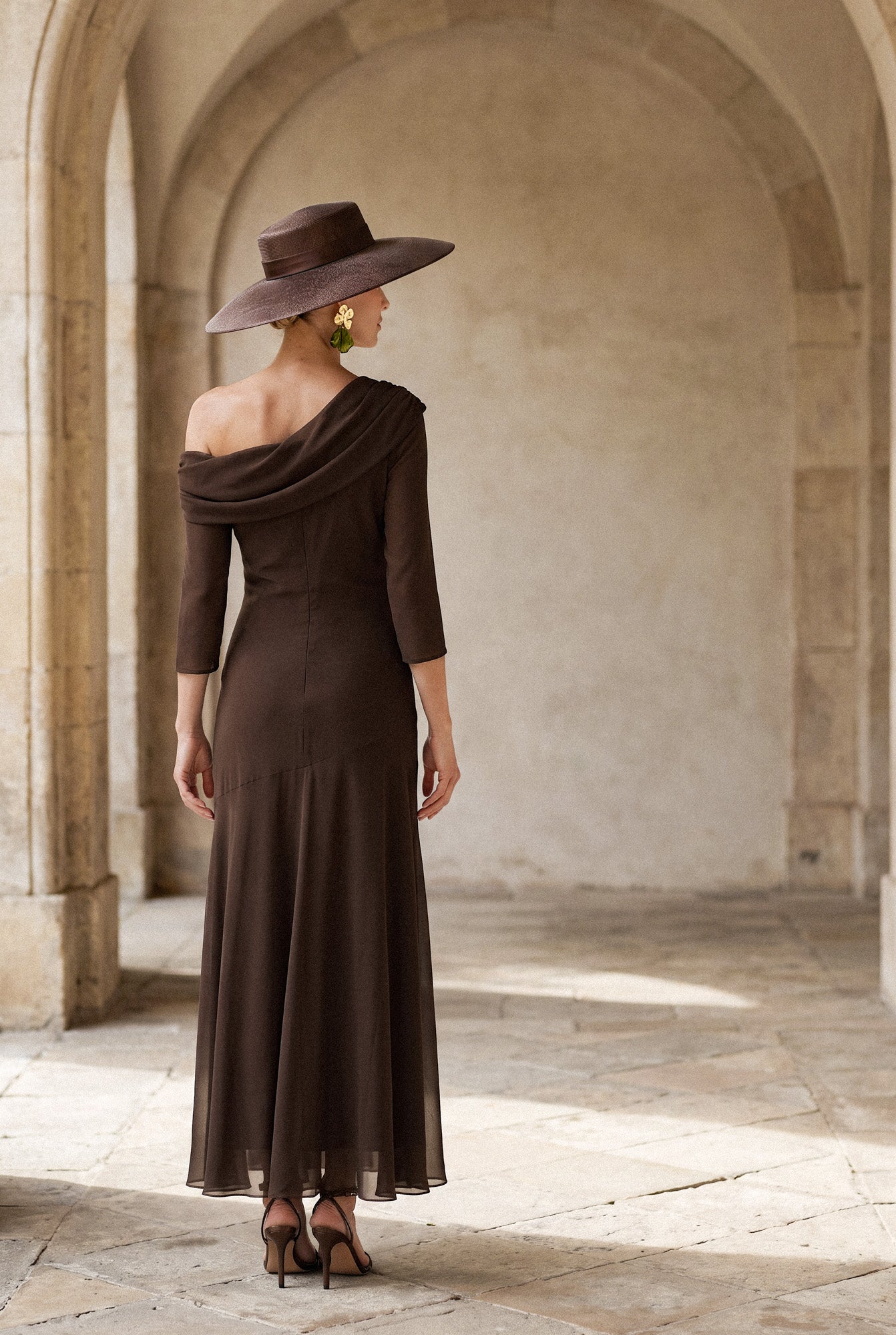 Gisella Chocolate - Vestidos de invitada para bodas y eventos | Cho Atelier
